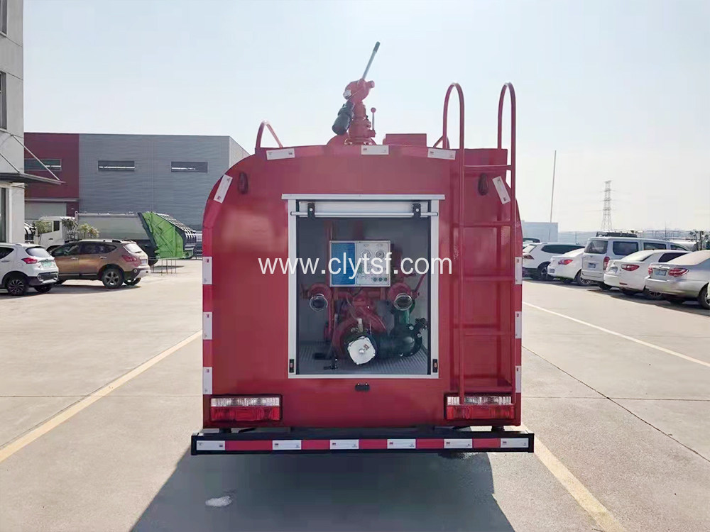 东风多利卡双排消防洒水车