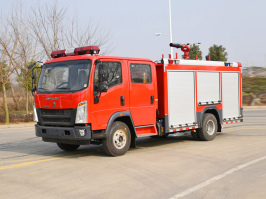 重汽轻卡4吨泡沫消防车