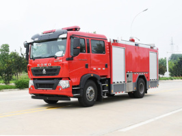 重汽豪沃8T泡沫消防车