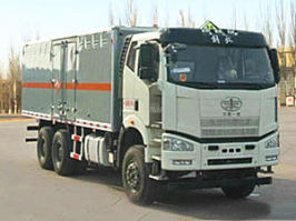 解放J6M小三轴防爆车