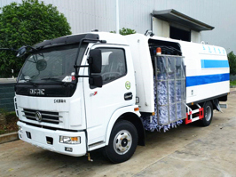 东风6方城市护栏清洗车