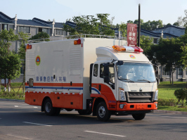 重汽豪沃电源车